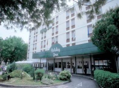 HOLIDAY INN EST